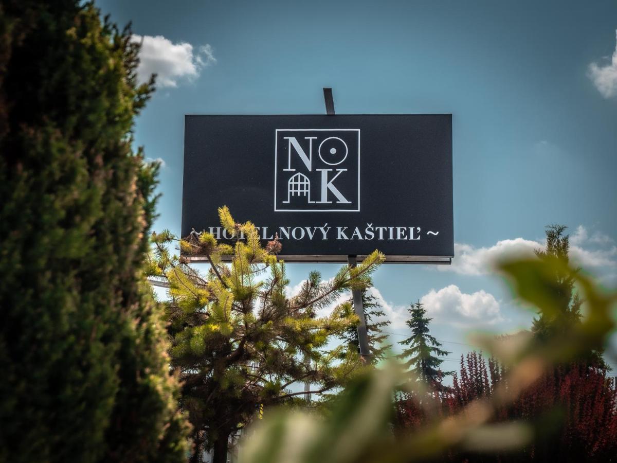 Hotel Novy Kastiel - Self Check-In Topoľčany Kültér fotó